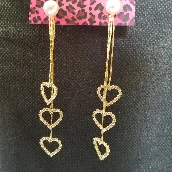 Betsey Johnson Tiered Heart Earrings - NWT - Picture 4 of 7